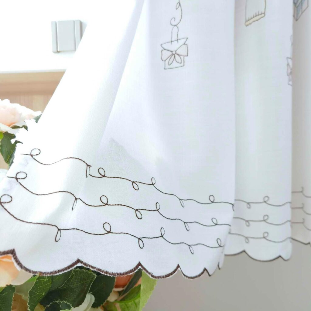 Pureaqu 刺繍花柄 カフェカーテン