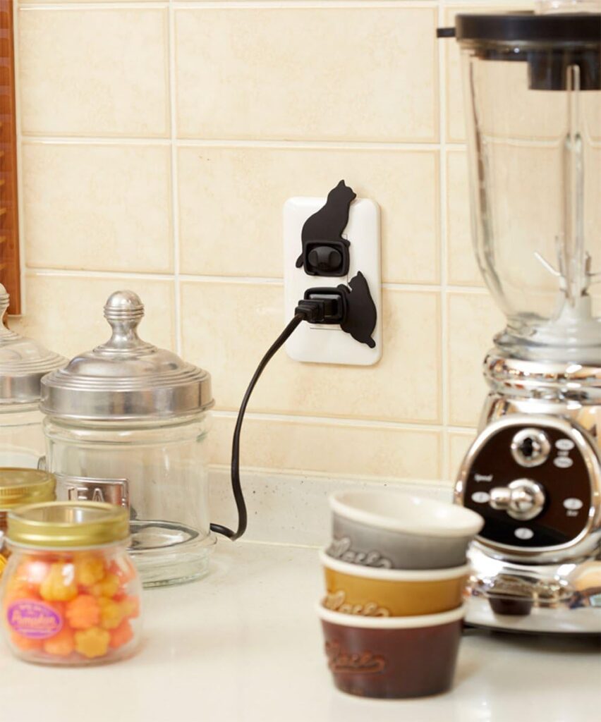 旭電機化成 スマイルキッズ ねこのコンセントカバー 4個組 