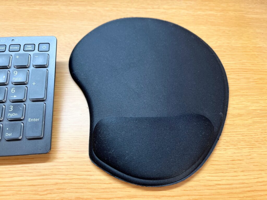 【キャンドゥ】抗菌 低反発リストレスト付きマウスパッド